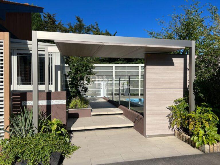 アプローチアーチにもサイクルポートにもなるおしゃれなルーフ